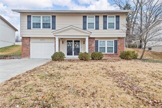 2371 Wesglen Estates Dr, Maryland Heights, MO 63043