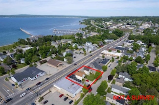315 & 319 W Mitchell St, Petoskey, MI 49770
