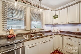 402 Fisher St, Concord, NC 28027