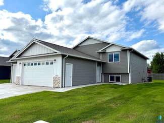 910 Birch St, Harrisburg, SD 57032