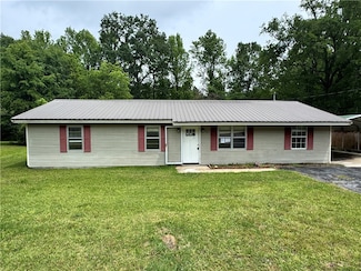 1140 Elk Dr, Alexander City, AL 35010