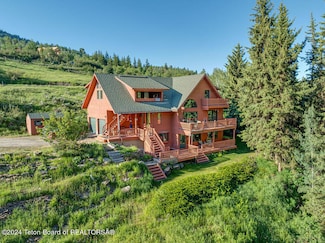 2425 E Horse Creek Rd, Jackson, WY 83001