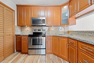 20155 E Oakmont Cir, Hialeah, FL 33015