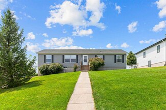 405 N High Ave, Oxford, IA 52322