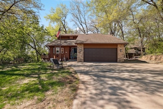 34 Imperial Dr E, Saint Paul, MN 55118