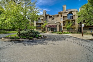 26101 Village Ln Unit 112, Beachwood, OH 44122
