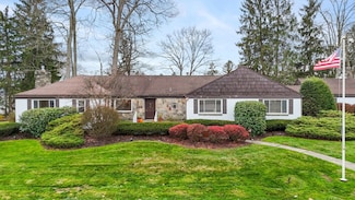 3700 Sunrise Dr, Endicott, NY 13760