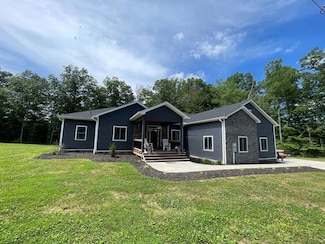 1305 Maple Ave, Fayetteville, WV 25840