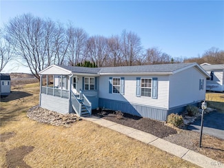 10 Pheasant Dr, Kutztown, PA 19530