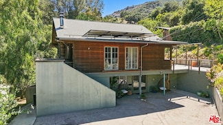 1527 Bainum Dr, Topanga, CA 90290