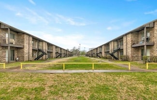 4165 Crow Rd, Beaumont, TX 77706