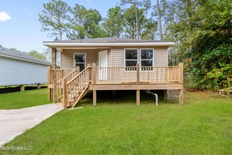 6082 W Clay St, Bay Saint Louis, MS 39520