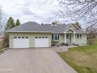 501 Spruce Ln, Crookston, MN 56716