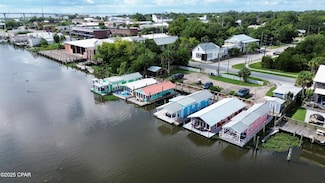 309 Water St, Apalachicola, FL 32320