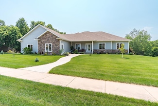 606 Deerwood St, Holmen, WI 54636