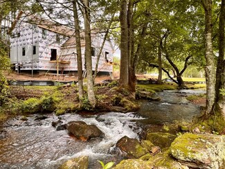 159 Comanche Rd, Cullowhee, NC 28723
