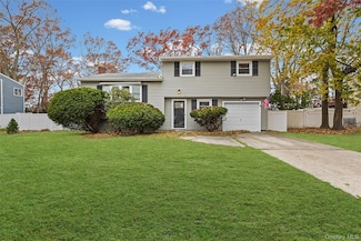 42 Holiday Park Dr, Centereach, NY 11720