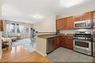 4 Constellation Place Unit 306, Jersey City, NJ 07305