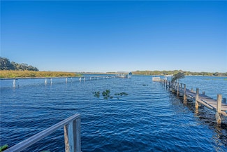 160 Little Orange Lake Dr, Hawthorne, FL 32640