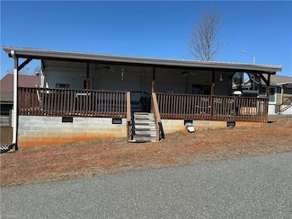167 Eagle Dr, New London, NC 28127