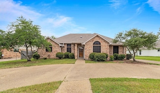 302 Rash Ln, Terrell, TX 75160