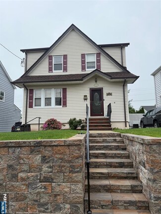 431 Sussex Rd, Wood Ridge, NJ 07075