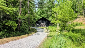430 Smith Rd, Annville, KY 40402