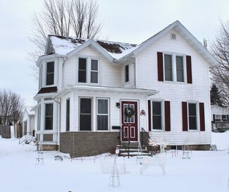 129 W Main St, Waupun, WI 53963