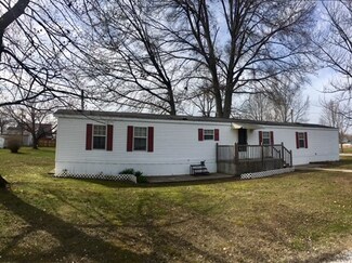 690 11th St NE, Linton, IN 47441