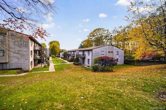 10 Secora Rd Unit L12, Monsey, NY 10952