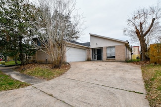 6411 Teal Run Dr, Houston, TX 77035