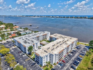 1502 S Lakeside Dr Unit 318N, Lake Worth, FL 33460