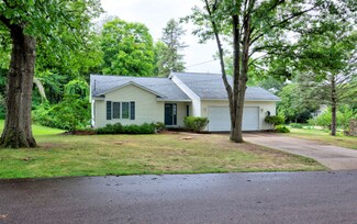 630 Pleasant Ave, Holland, MI 49423