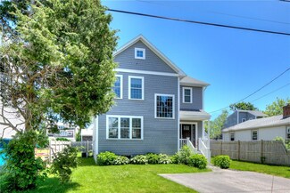 23 Berkley Ave, Portsmouth, RI 02871