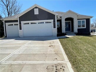 15521 Aspen Ct, Basehor, KS 66012