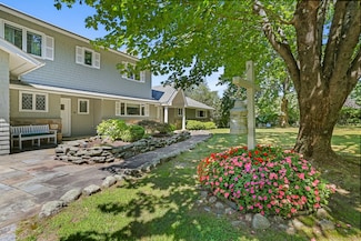 132 Merrimac Dr, Trumbull, CT 06611