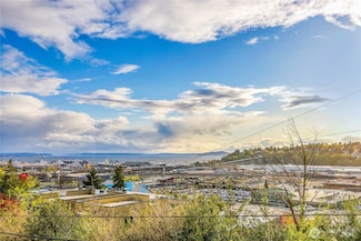 2040 13th Ave W Unit 13, Seattle, WA 98119