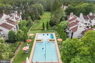 3 L Fleur, Devon, PA 19333