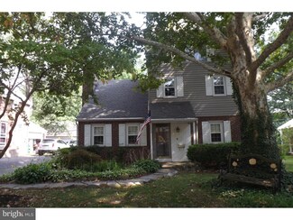 316 Manor Cir, Folsom, PA 19033