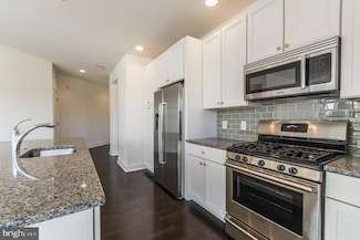 600 S 24th St Unit 210, Philadelphia, PA 19146