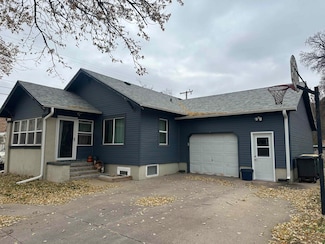 315 W 13th St, Hastings, NE 68901