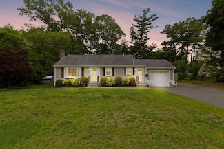 15 Greenwood Ave, Pembroke, MA 02359