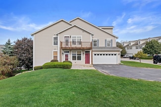 1203 Woodbury Common Unit B, Waukesha, WI 53189