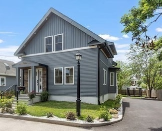 15 Oak St, Danvers, MA 01923