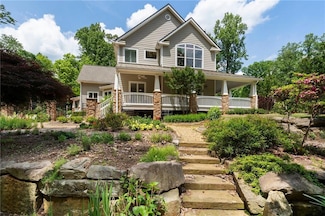 585 Watboro Hill Dr, Alpharetta, GA 30004