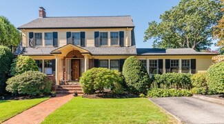 89 Reservoir Rd, Quincy, MA 02170