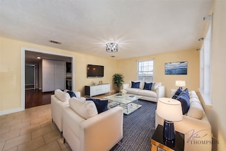 1131 Louise St, Houston, TX 77009