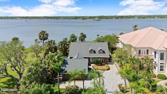 1517 N Halifax Ave, Daytona Beach, FL 32118