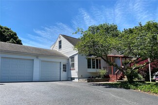 37 Overlook Dr, Hilton, NY 14468