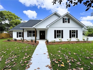 675 E Cherry St, Jesup, GA 31546